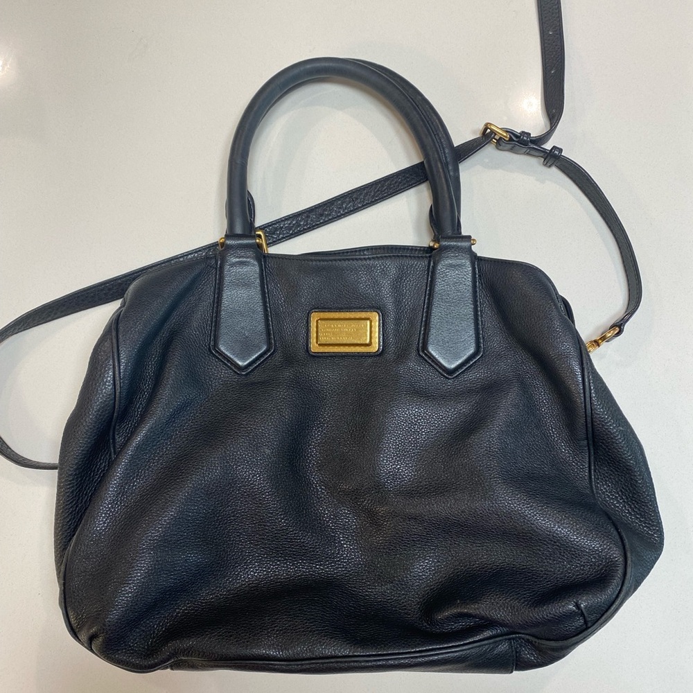 Large Marc Jacobs work bag. The small straps are a little tattered. Non-smoker.